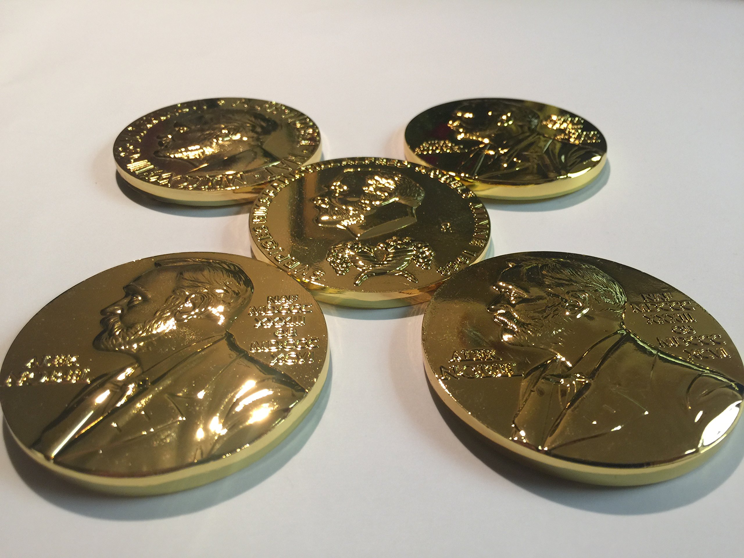 【新品】ノーベル物理学・化学賞 レプリカメダル　1:1復刻　専用ケーズ付き 新品】ノーベル物理学・化学賞 レプリカメダル 1:1復刻 専用